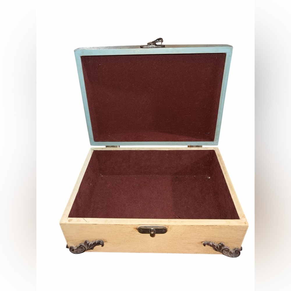 Vintage Style Parfum French Milled Soap Wooden Storage Box Decorative Chest - Picture 2 of 3